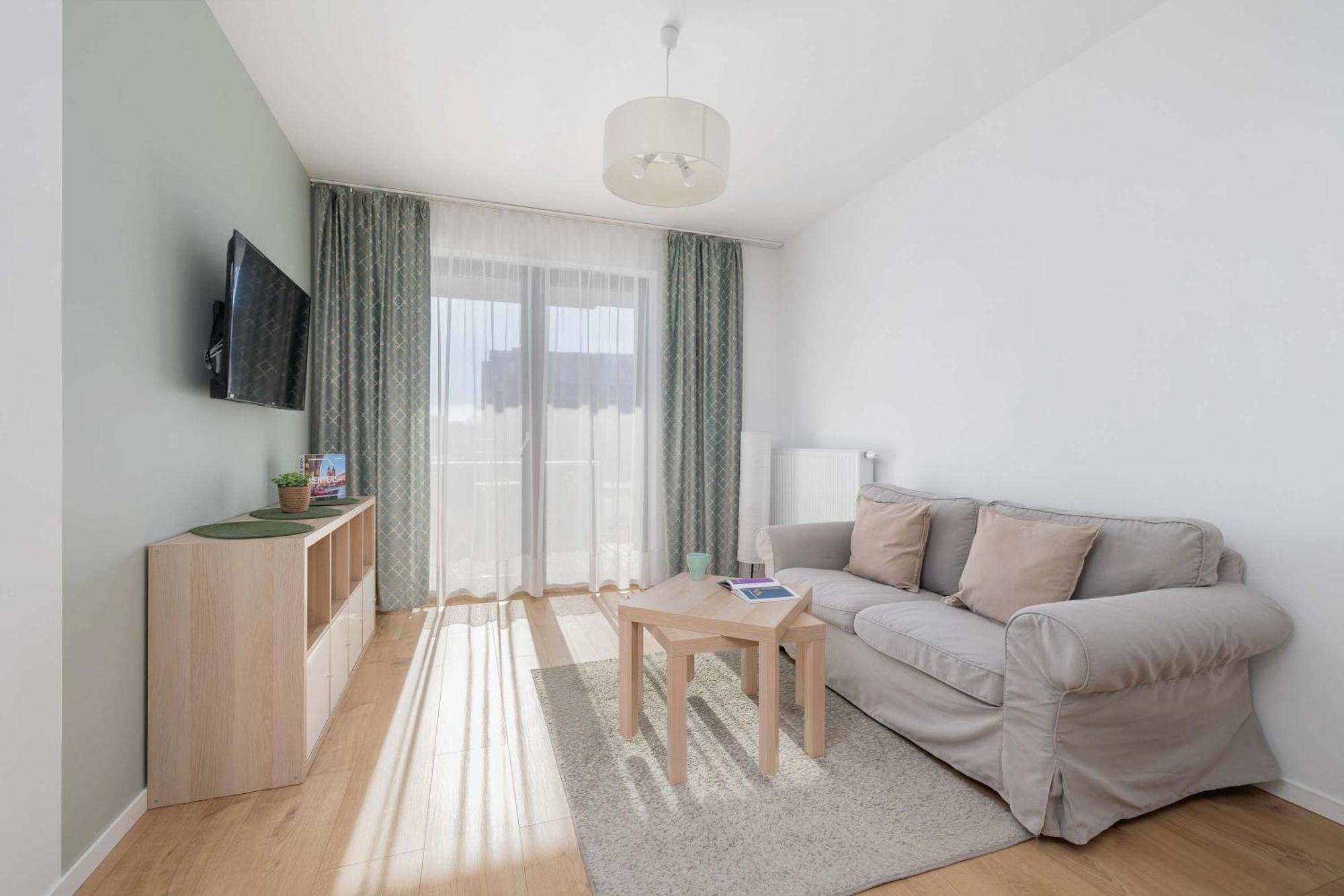 Modern With Parking Near Tauron Arena By Renters Apartment Krakau
